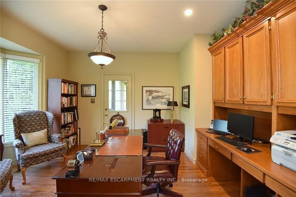 712 Robson Road • Hamilton, ON photo 17