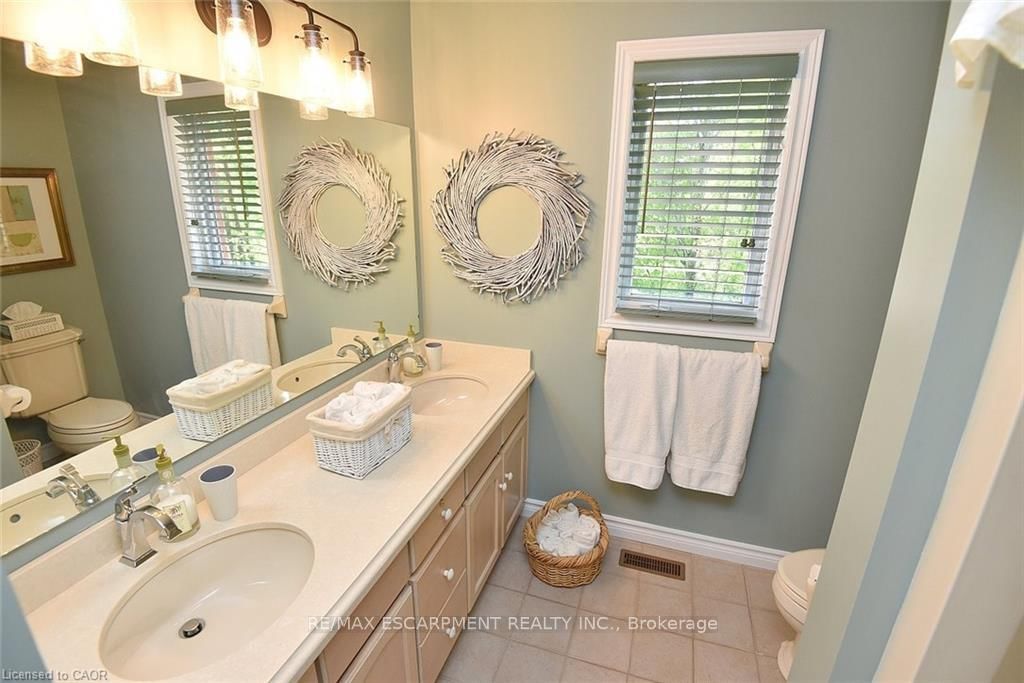 712 Robson Road • Hamilton, ON photo 31