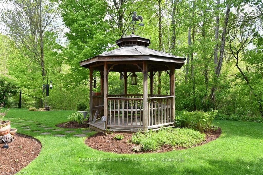 712 Robson Road • Hamilton, ON photo 35