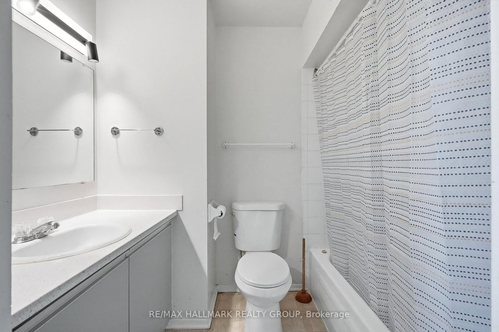 270 Brittany Drive • #412 • Ottawa, ON photo 16