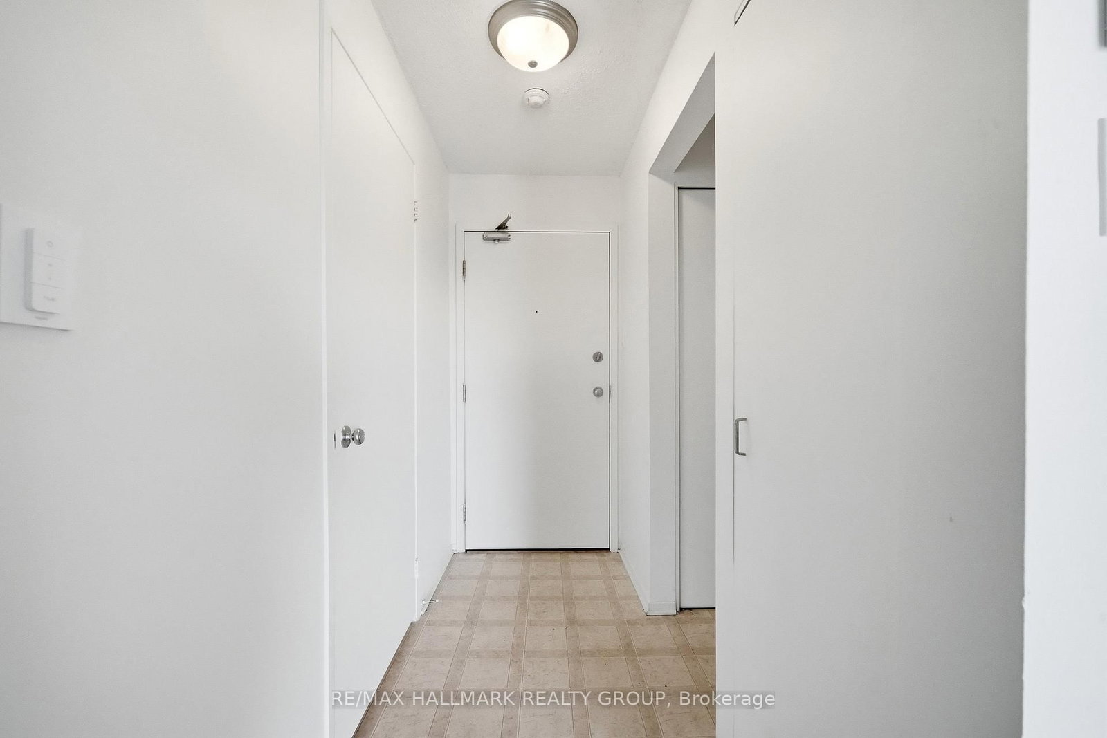 270 Brittany Drive • #412 • Ottawa, ON photo 3