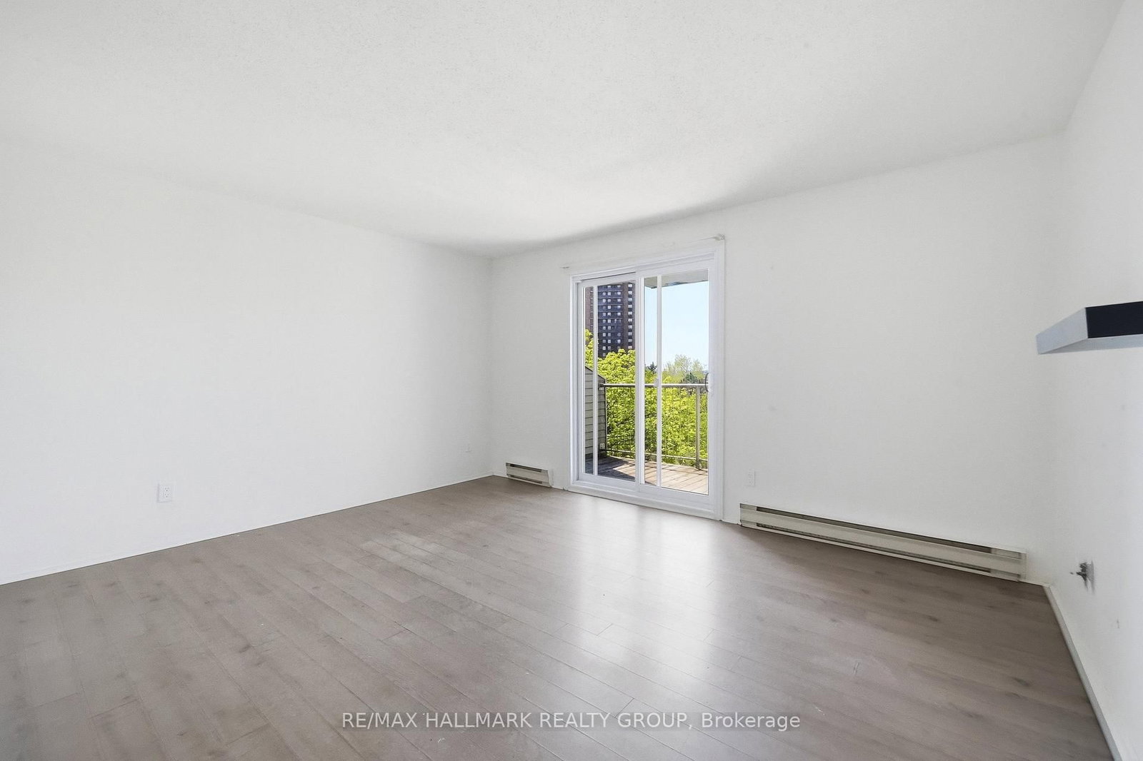 270 Brittany Drive • #412 • Ottawa, ON photo 7