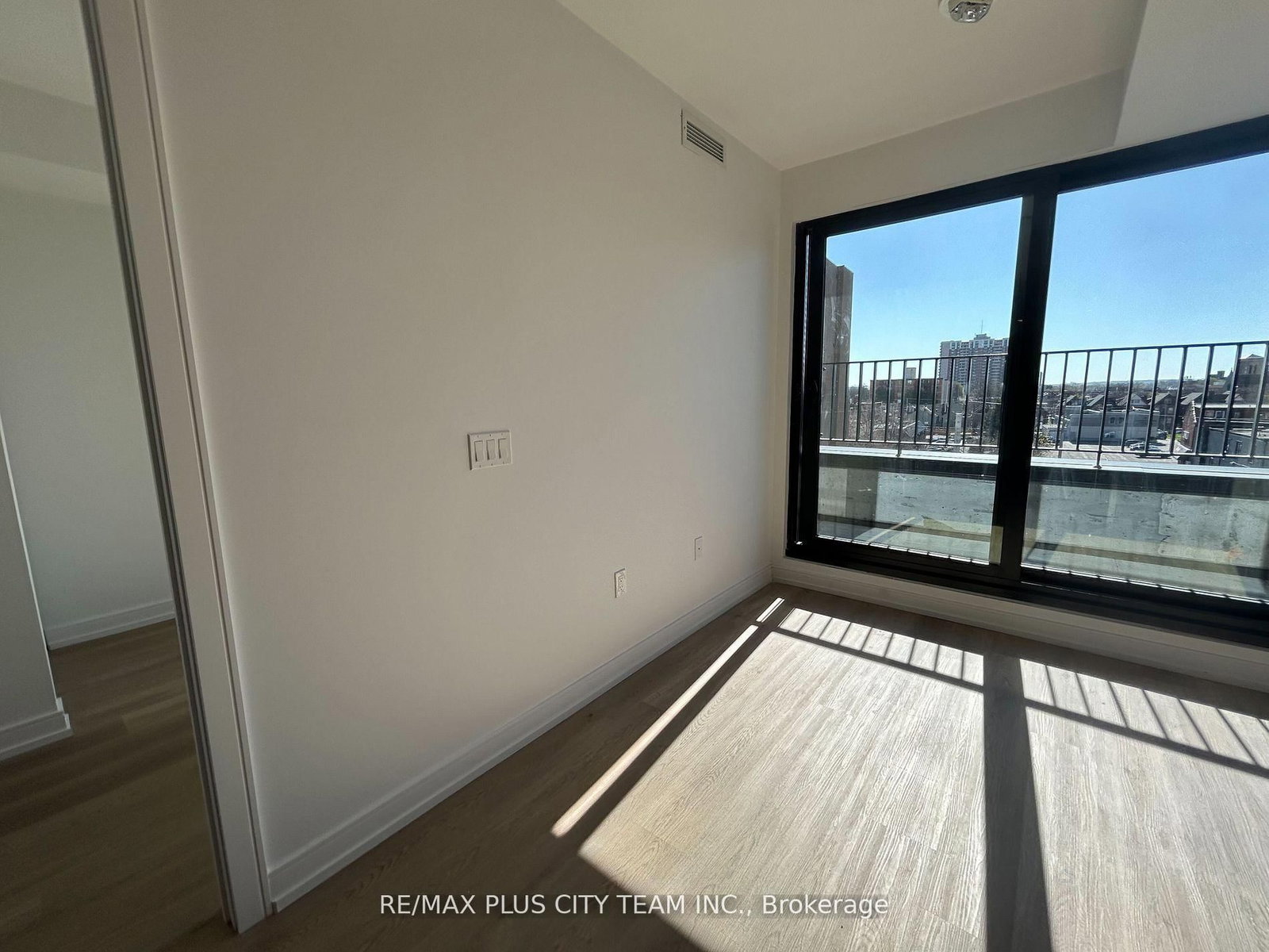 1 Jarvis Street E, Unit 527 - Photo 2