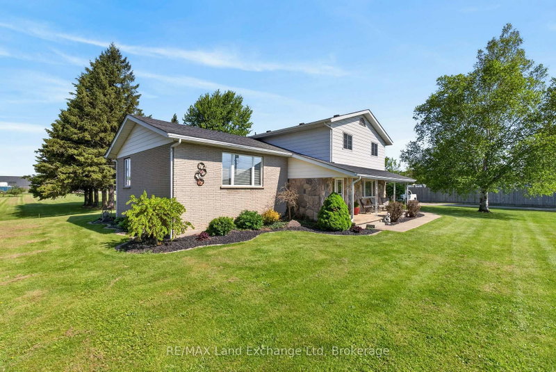 696 Josephine St N photo 4