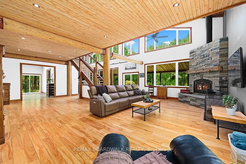 1439 Lacroix Road