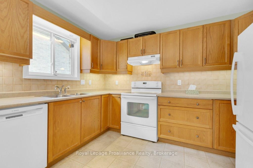 82 Gavey Street • Belleville, ON photo 14