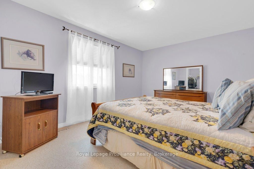 82 Gavey Street • Belleville, ON photo 20