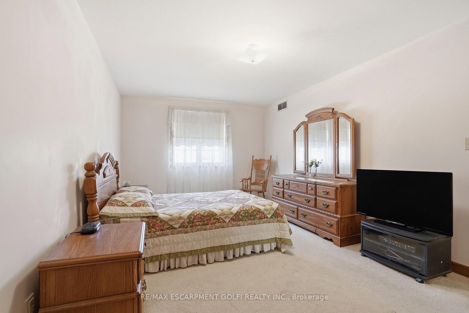 11 Greenbriar Court • Welland, ON photo 14