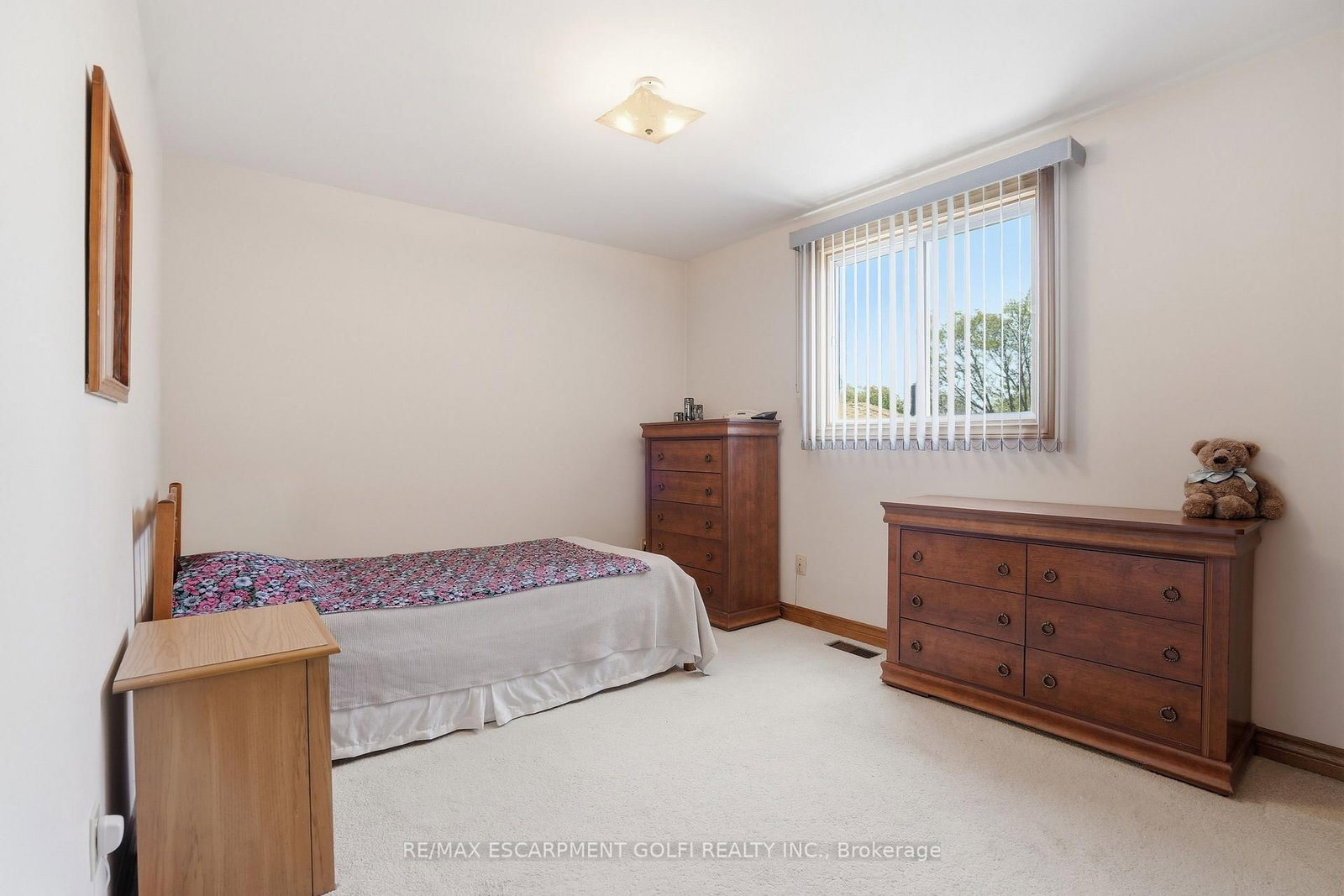11 Greenbriar Court • Welland, ON photo 18