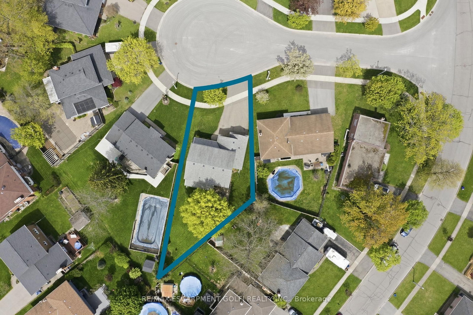 11 Greenbriar Court • Welland, ON photo 28