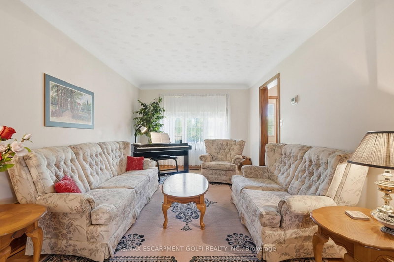 11 Greenbriar Court