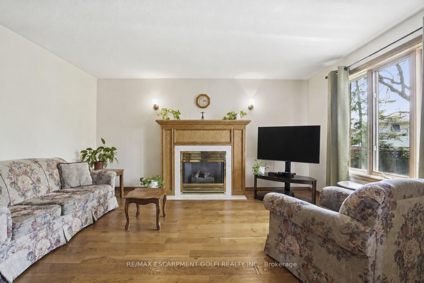 11 Greenbriar Court • Welland, ON photo 6
