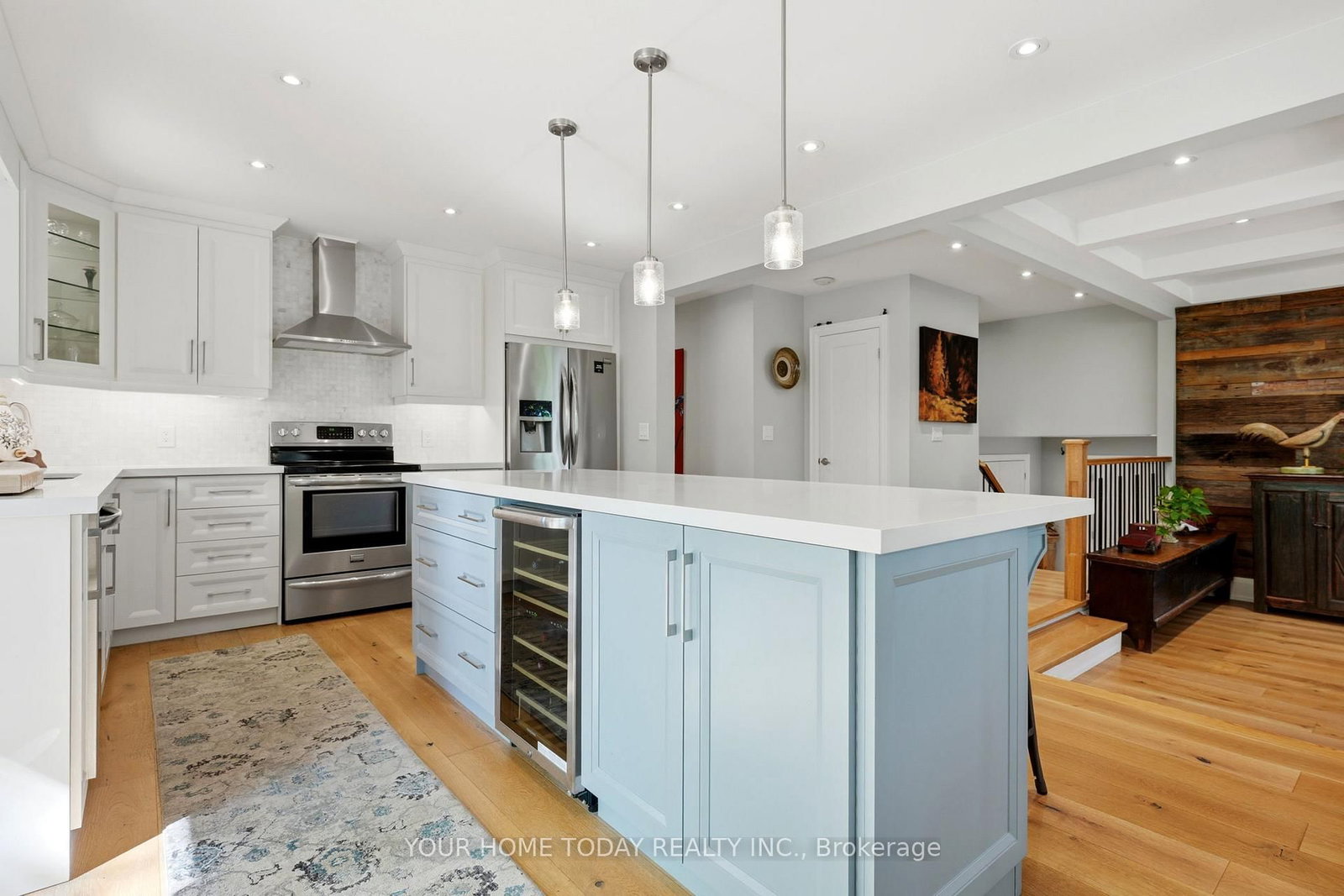 Listing Image 12