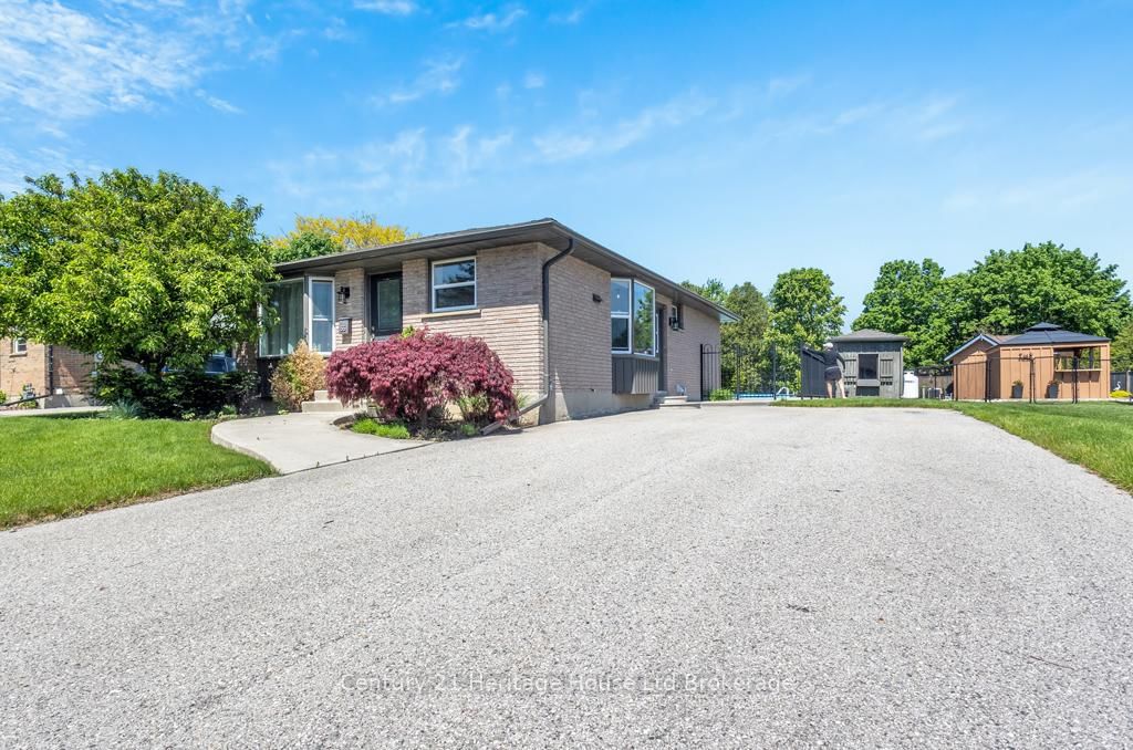 55 Denrich Avenue • Tillsonburg, ON photo 3