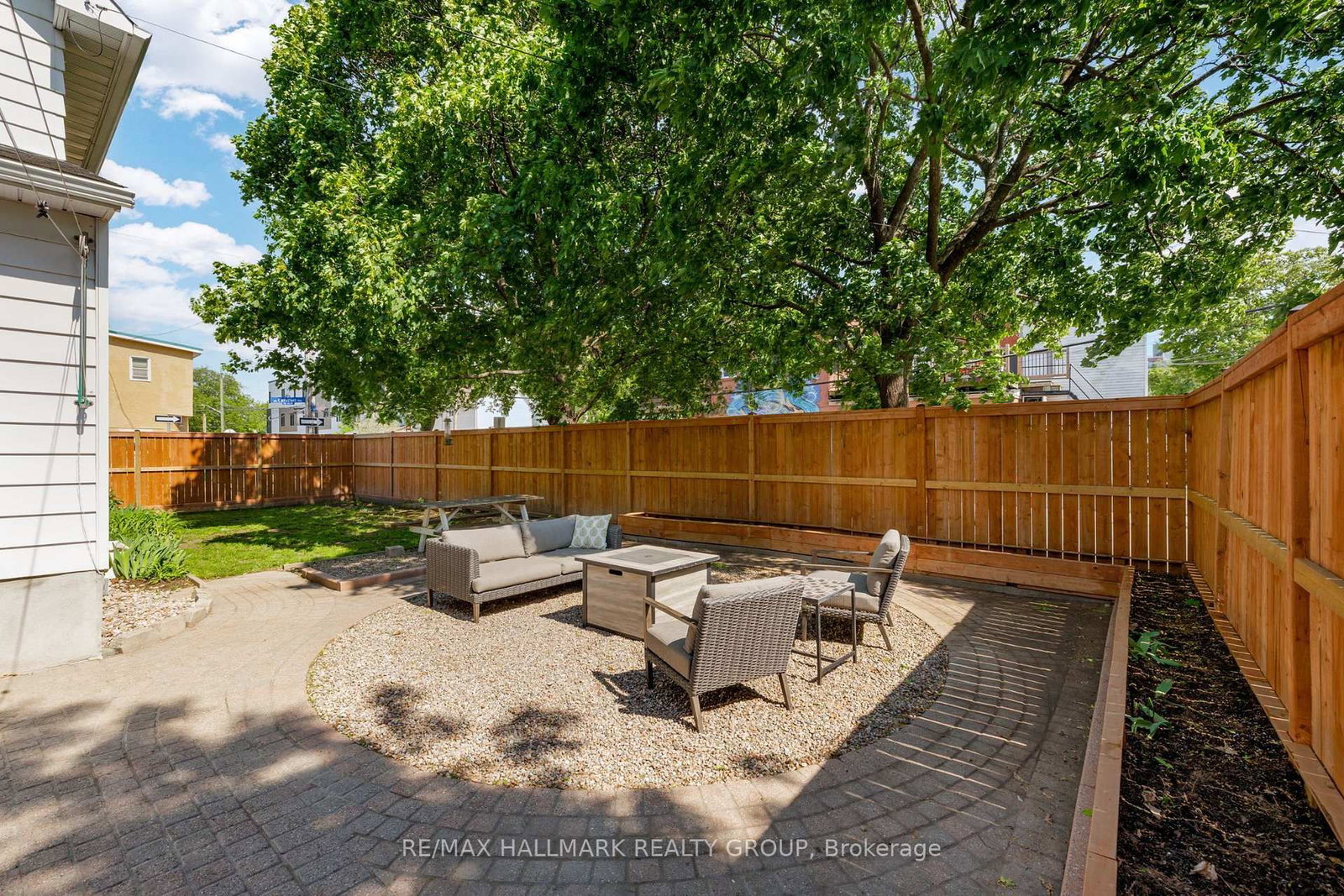 218 CARRUTHERS Avenue - Photo 43