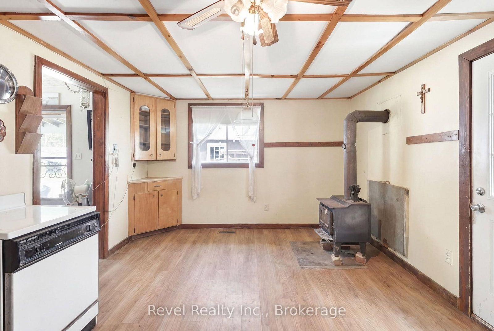 Listing Image 16