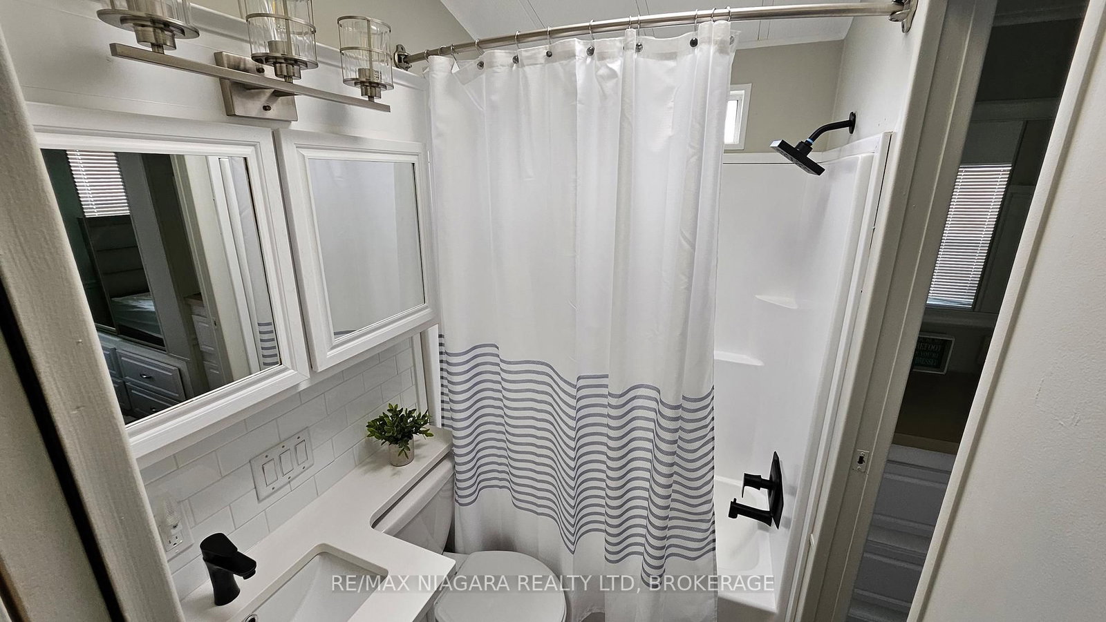 17 Mariner Crescent • Port Colborne, ON photo 3