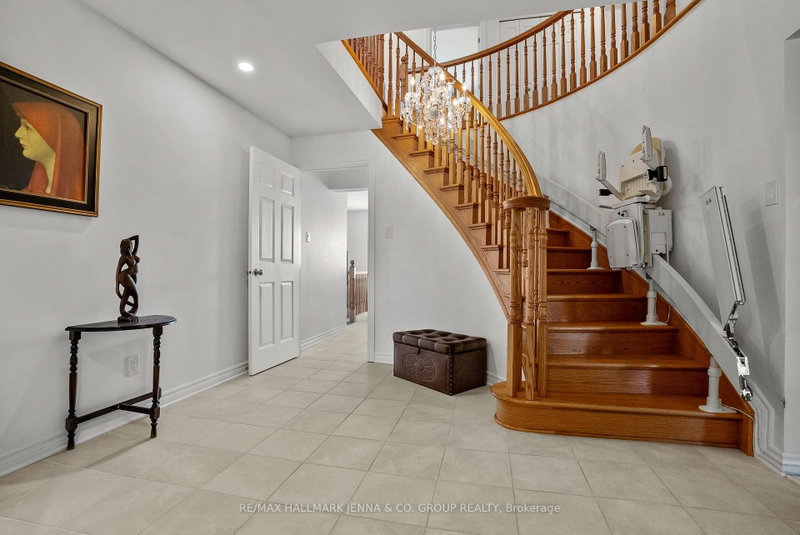 43 Elke Dr photo 4