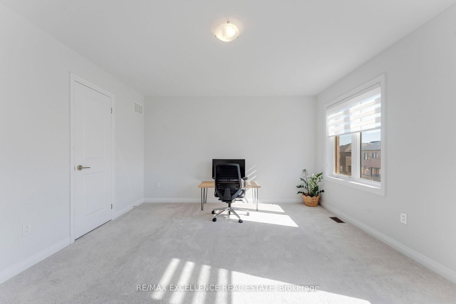 571 Bedi Drive • Woodstock, ON photo 24