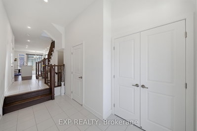 57 Robusta Lane • Ottawa, ON photo 3
