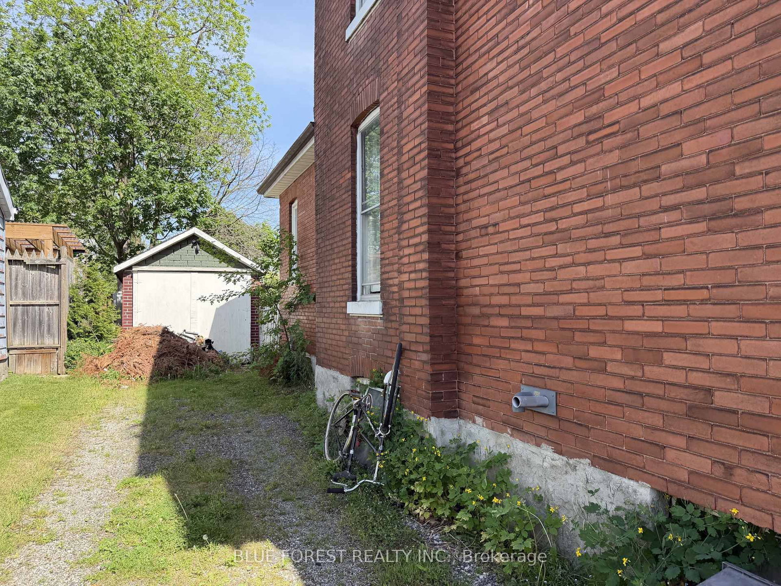 67 St Catharine Street • St. Thomas, ON photo 3