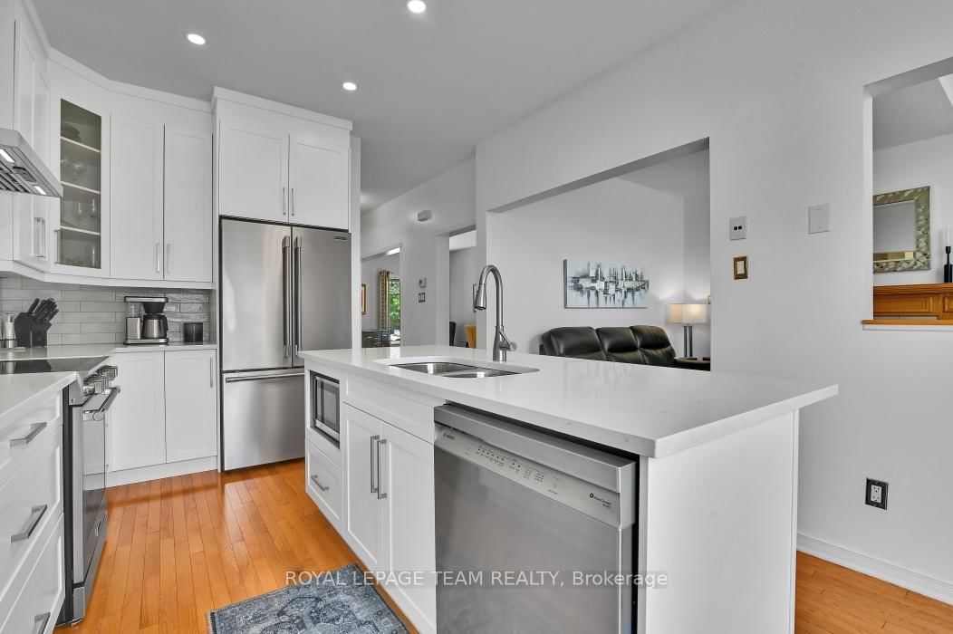4121 WOLFE POINT Way • Ottawa, ON photo 11