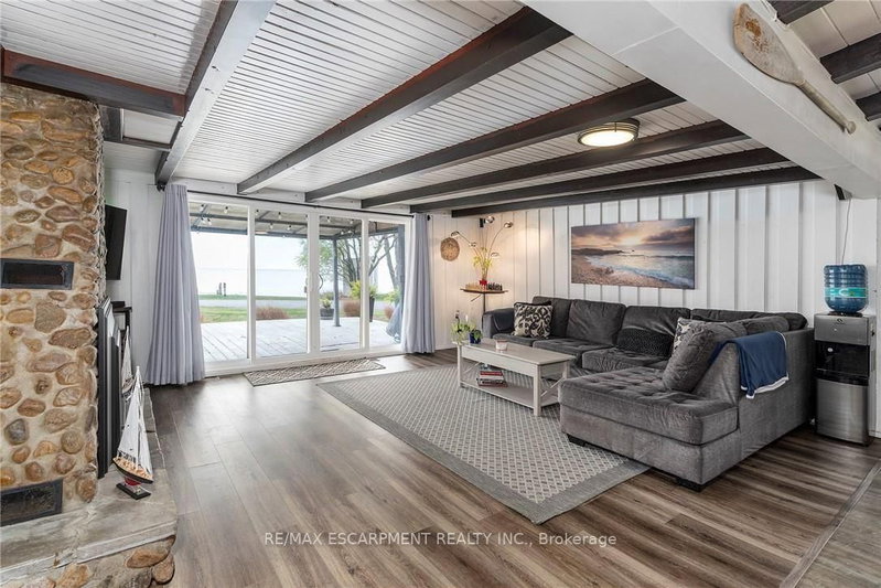 577 Edgewater Place