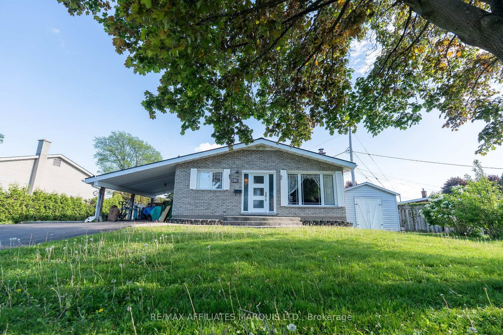 429 Beach Avenue • Cornwall, ON photo 2