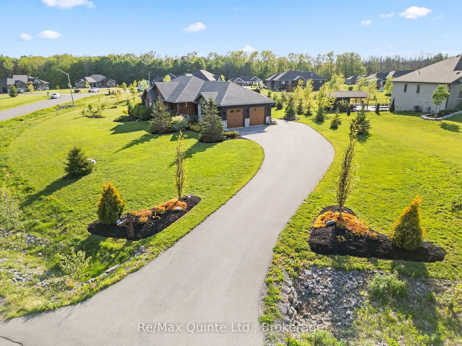 68 Hiddenvalley Drive • Belleville, ON photo 4