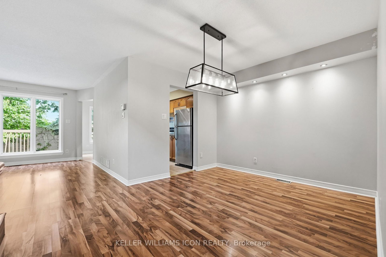 121 Thornbury Crescent - Photo 8