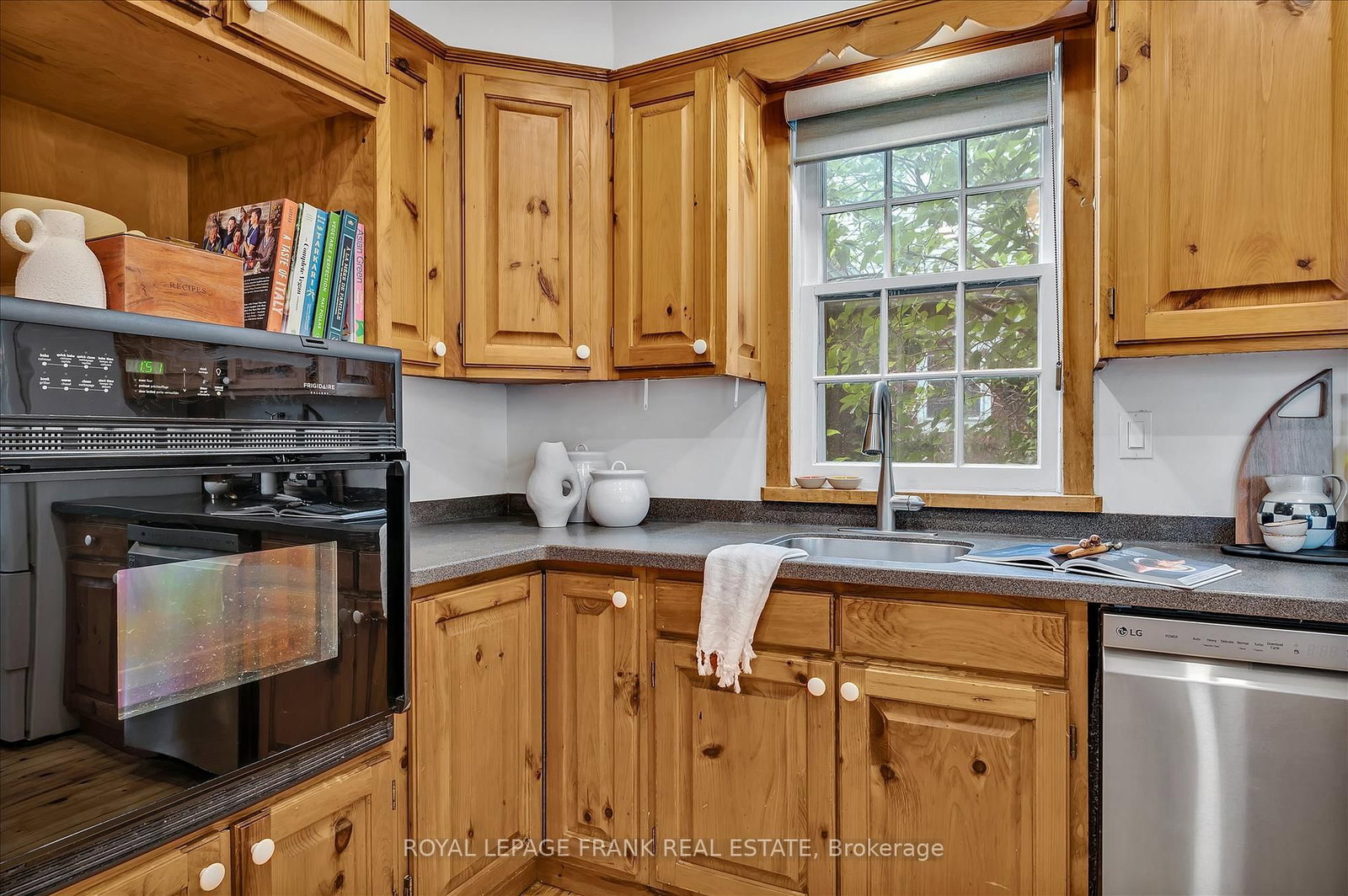 470 Albertus Avenue • Peterborough, ON photo 25