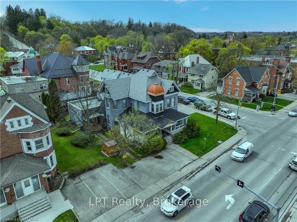 900 2nd Avenue W • Owen Sound, ON photo 1