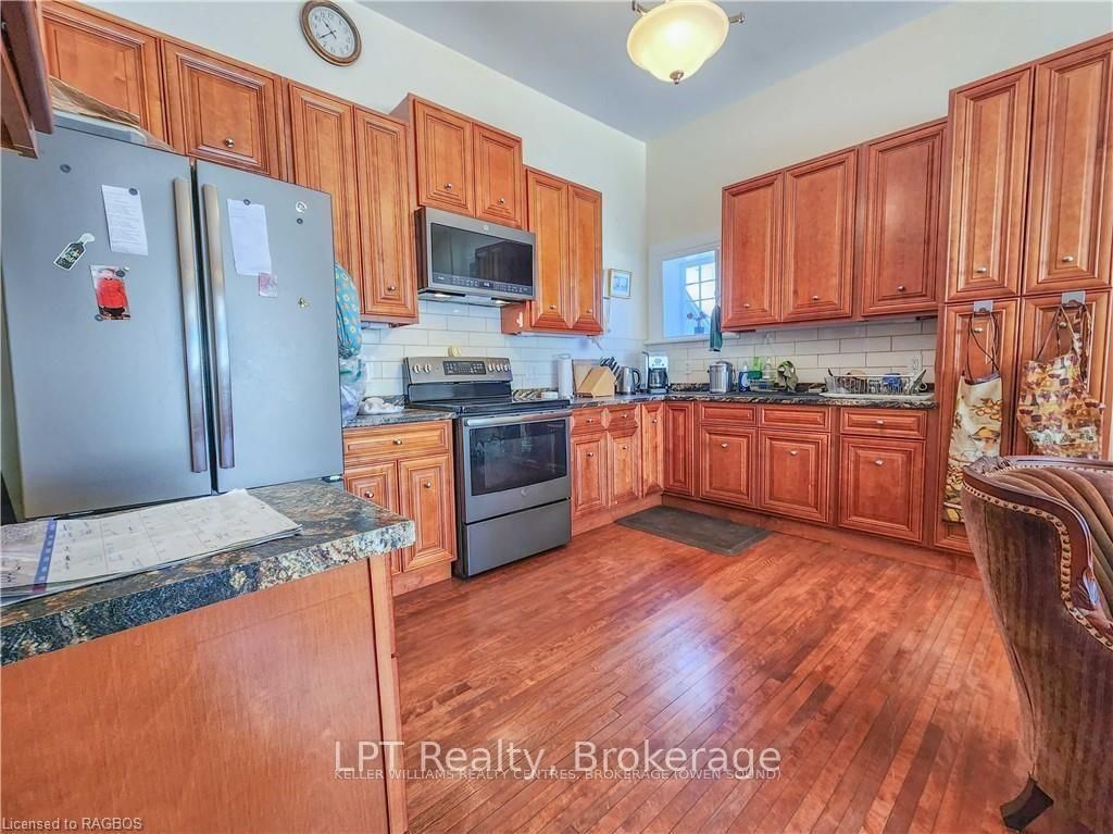 900 2nd Avenue W • Owen Sound, ON photo 21