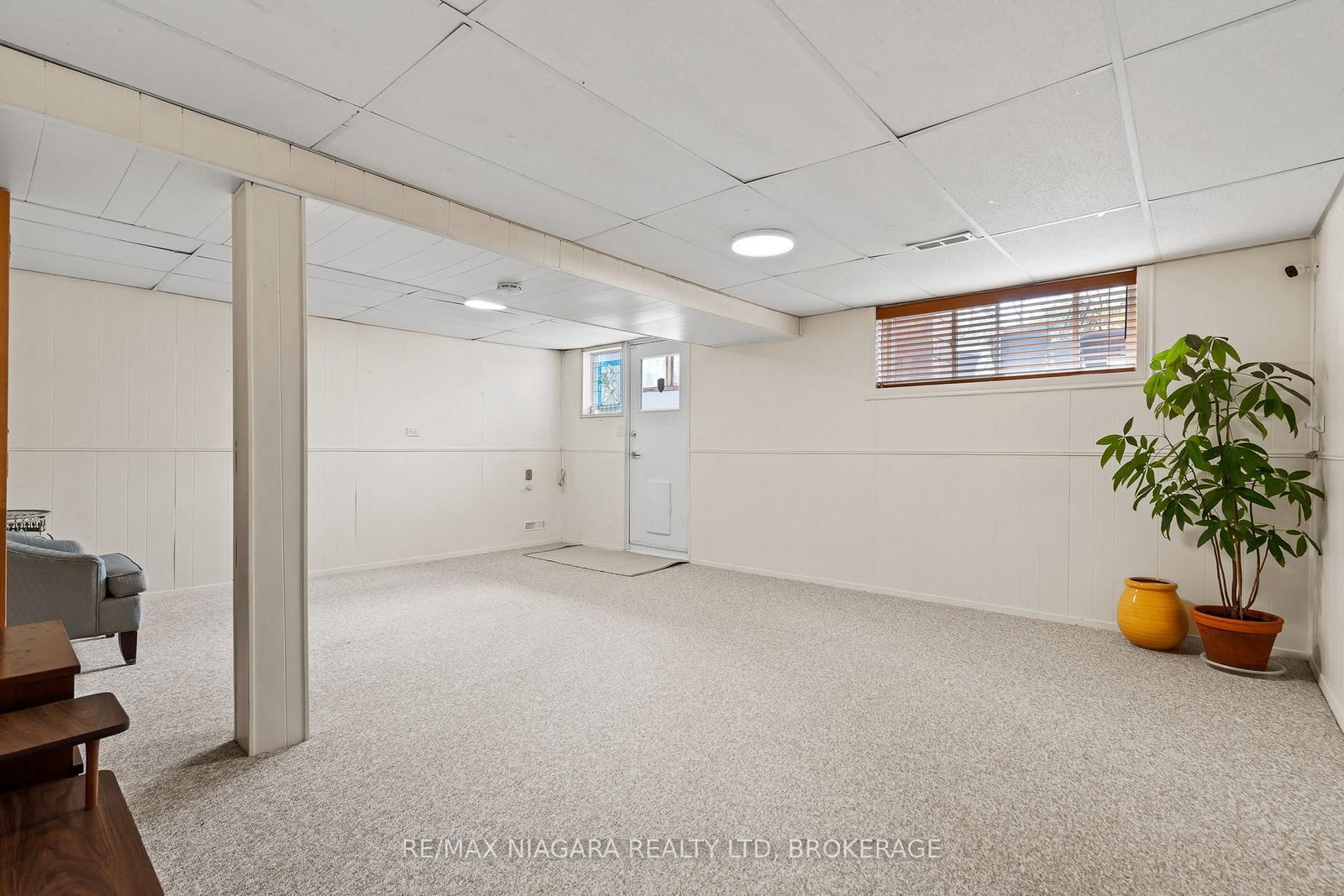 21 ALLAN Drive - Photo 14