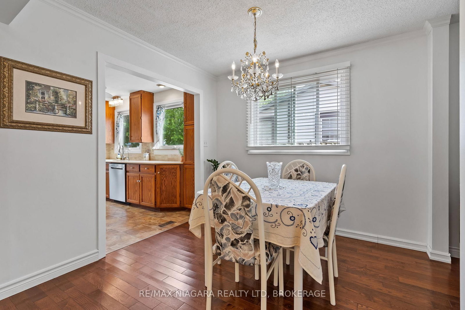 21 ALLAN Drive - Photo 8