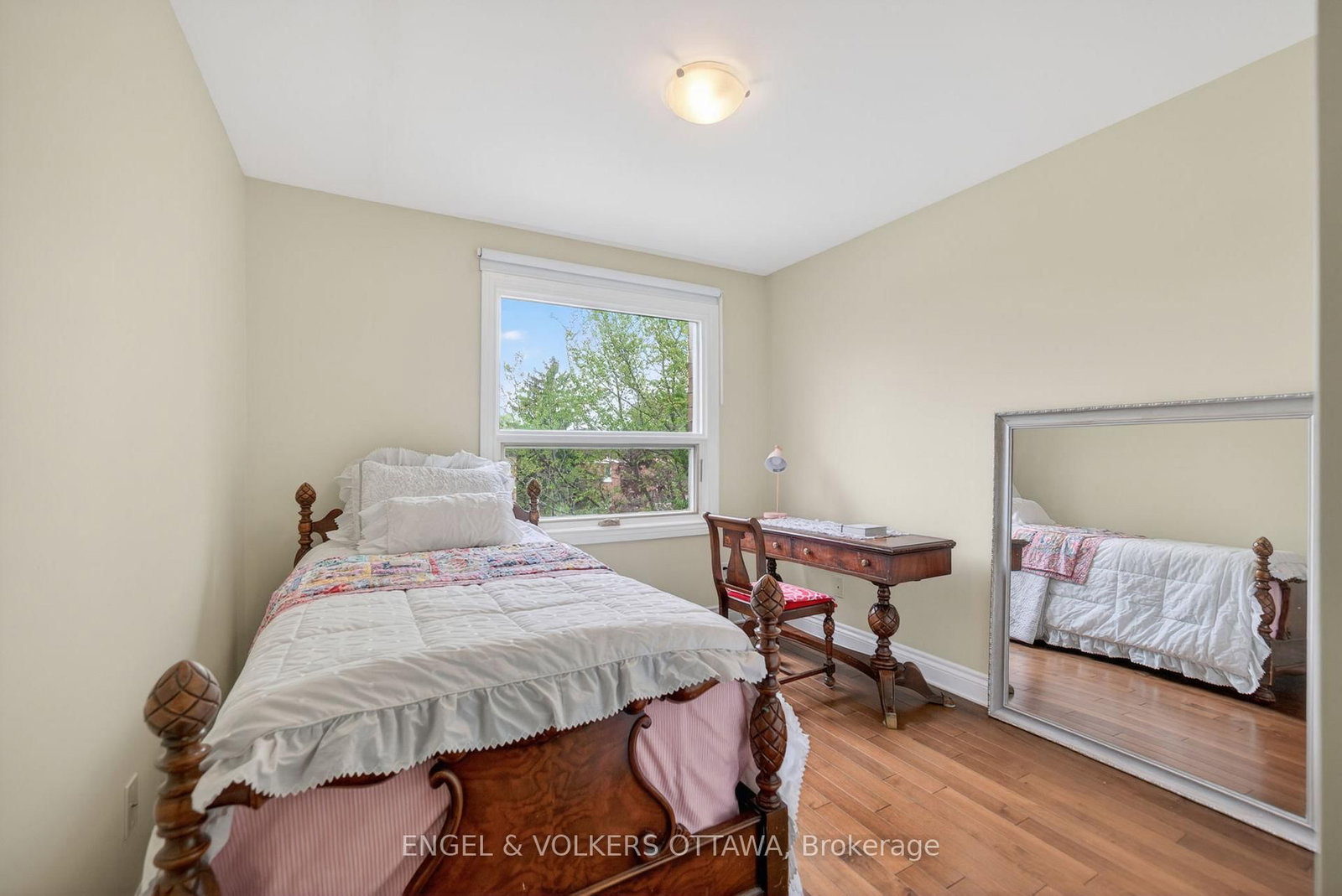 1896 Carling Avenue • Ottawa, ON photo 22