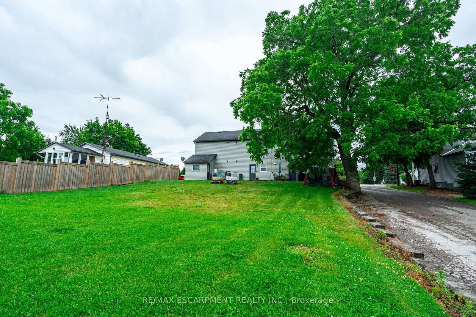 154-156 Freelton Road • Hamilton, ON photo 16