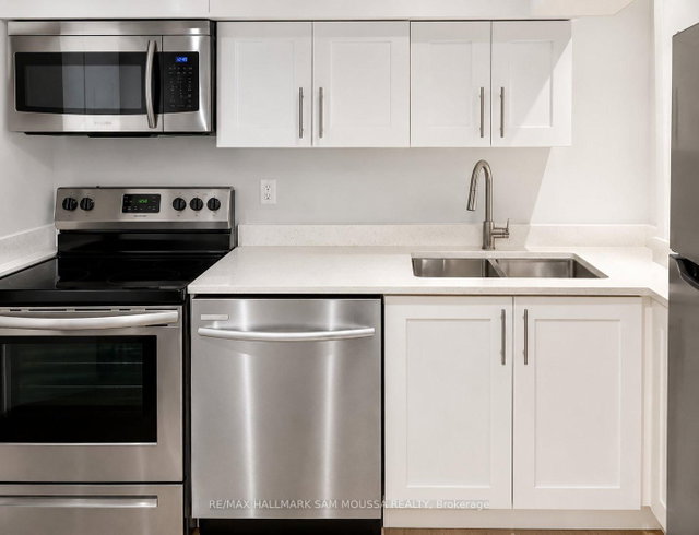 Unit 2 - 1407 Baintree Place