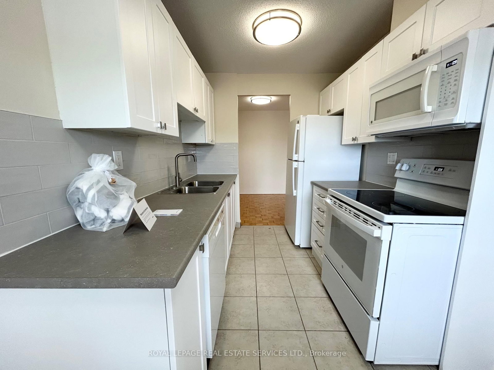 16 Cedarwoods Crescent, Unit 504 - Photo 5