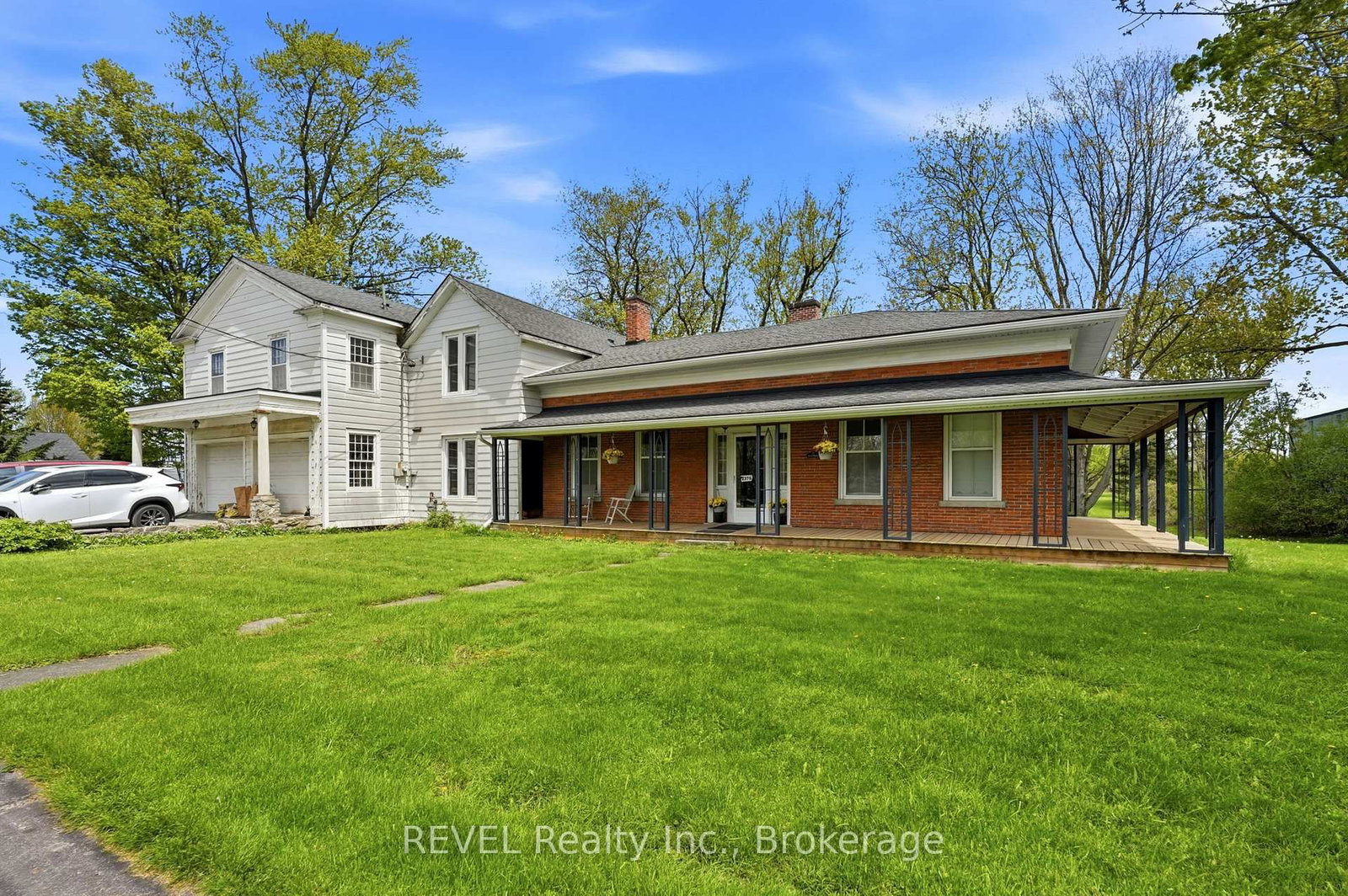 2376 Centre Street • Thorold, ON photo 1