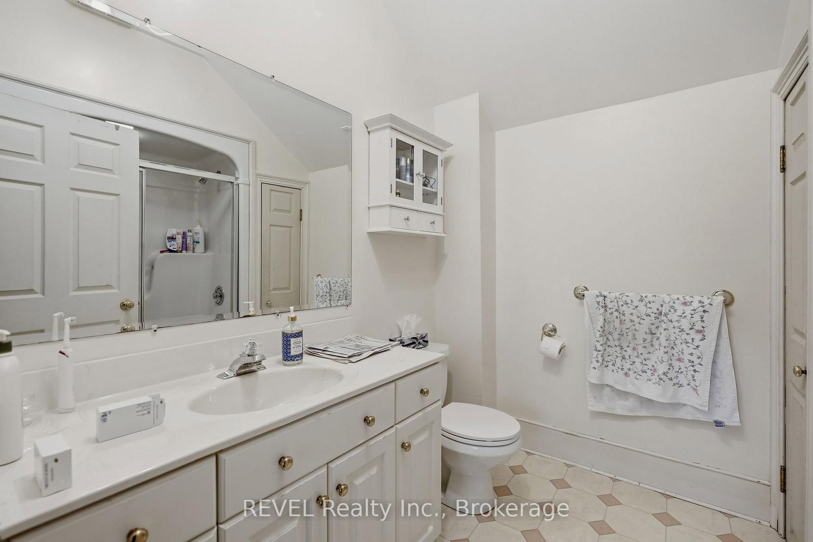 2376 Centre Street • Thorold, ON photo 14