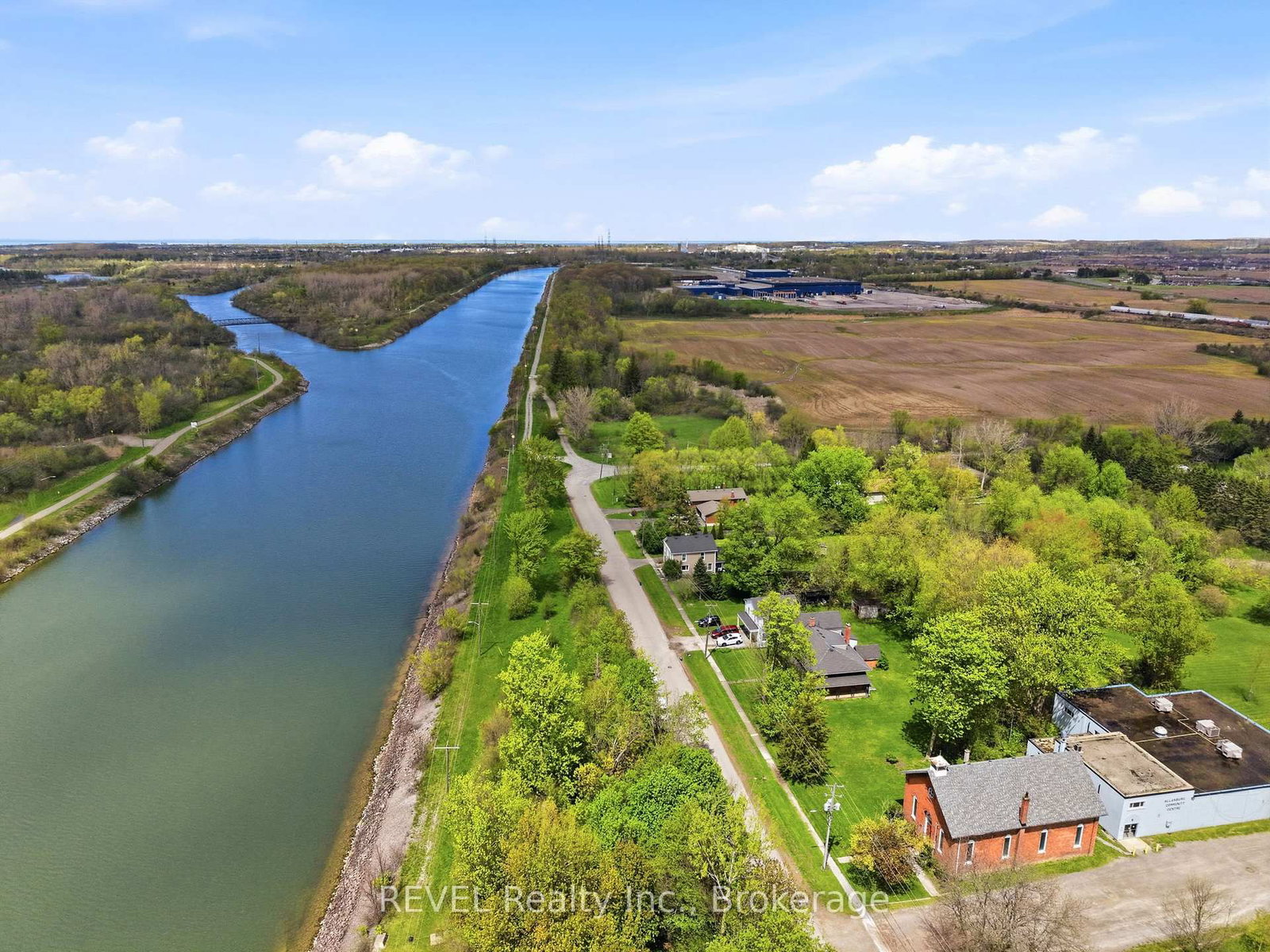 2376 Centre Street • Thorold, ON photo 31