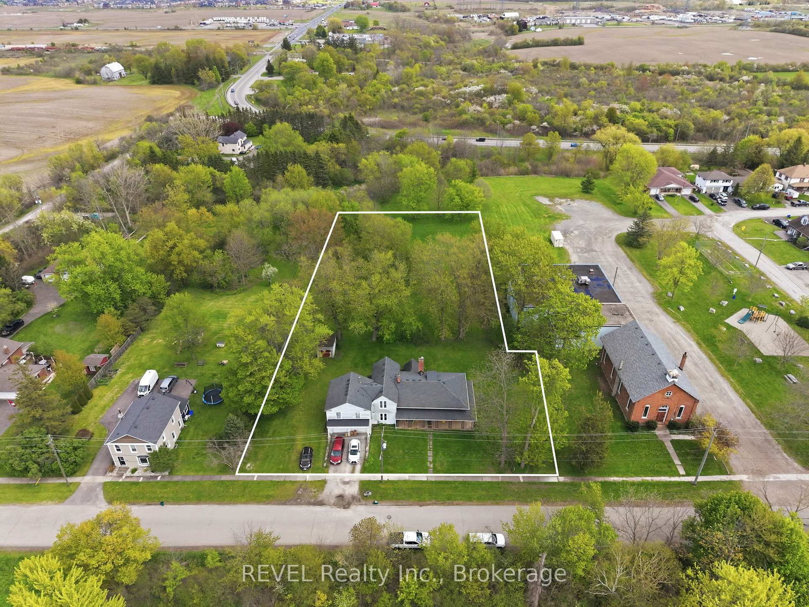 2376 Centre Street • Thorold, ON photo 34