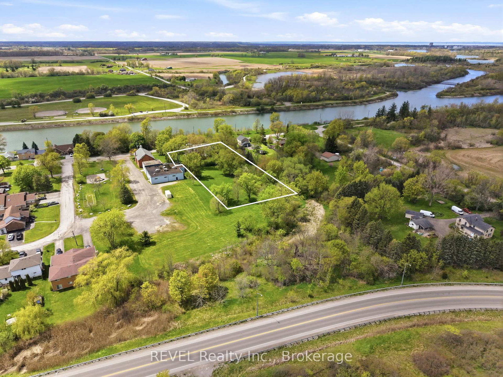 2376 Centre Street • Thorold, ON photo 35