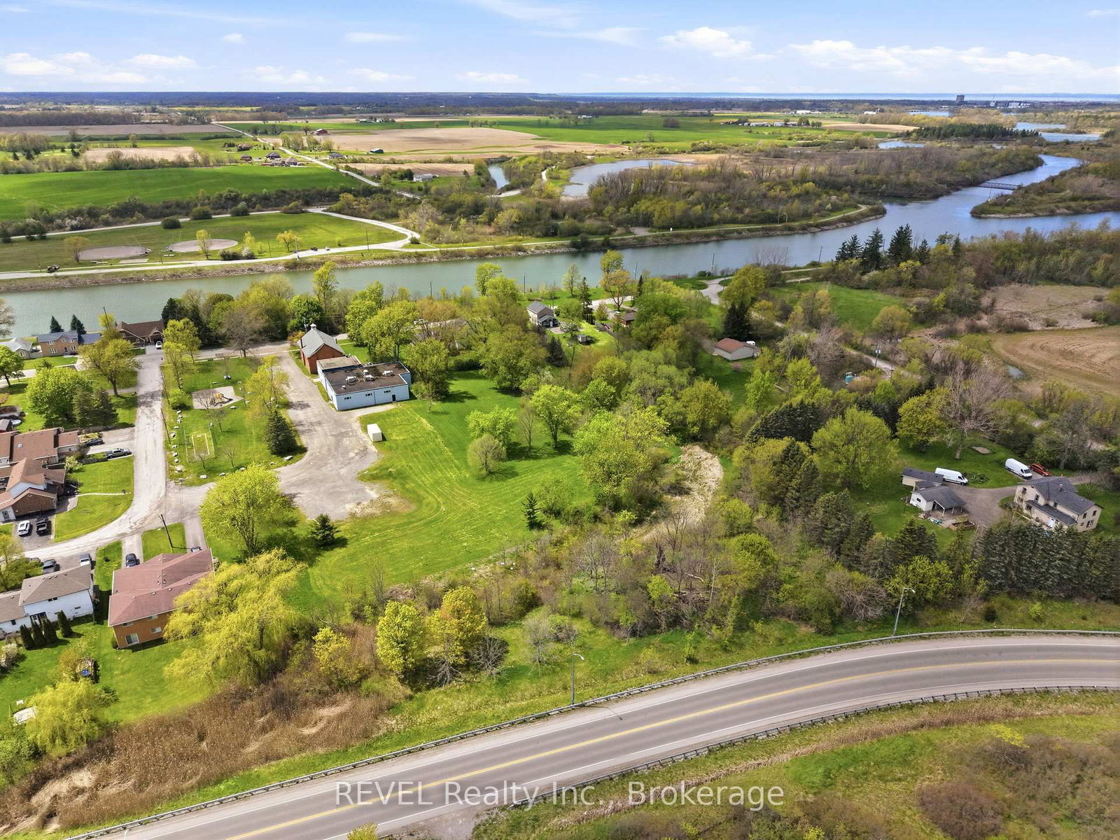 2376 Centre Street • Thorold, ON photo 37
