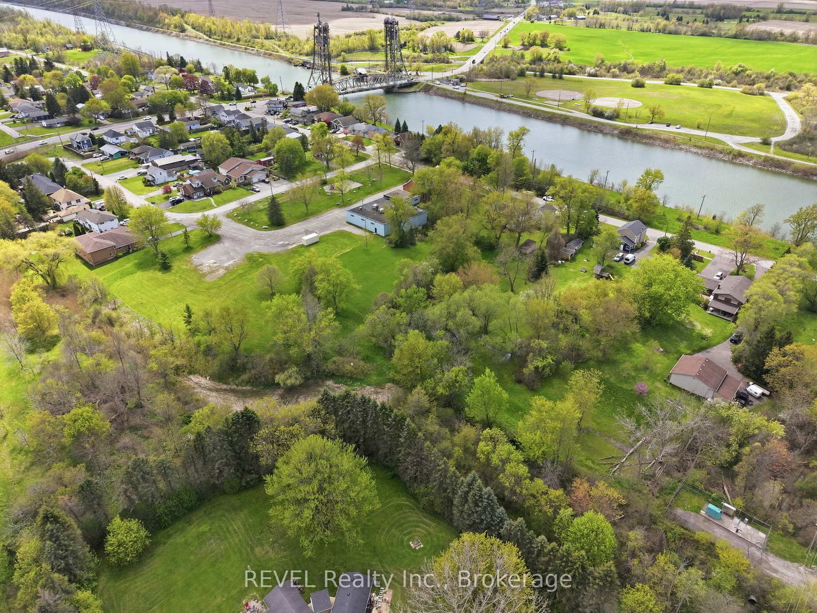 2376 Centre Street • Thorold, ON photo 39
