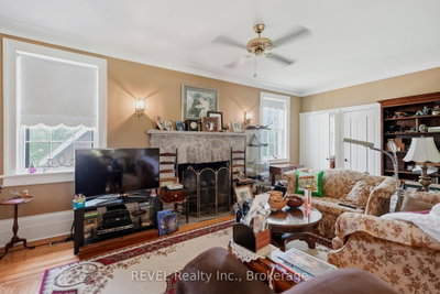 2376 Centre Street • Thorold, ON photo 9