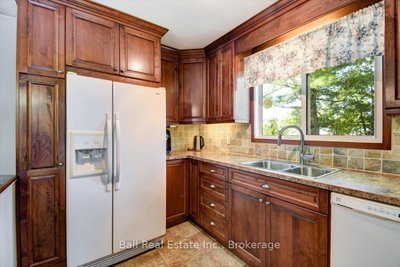 29 Brown Lane • Bancroft, ON photo 8