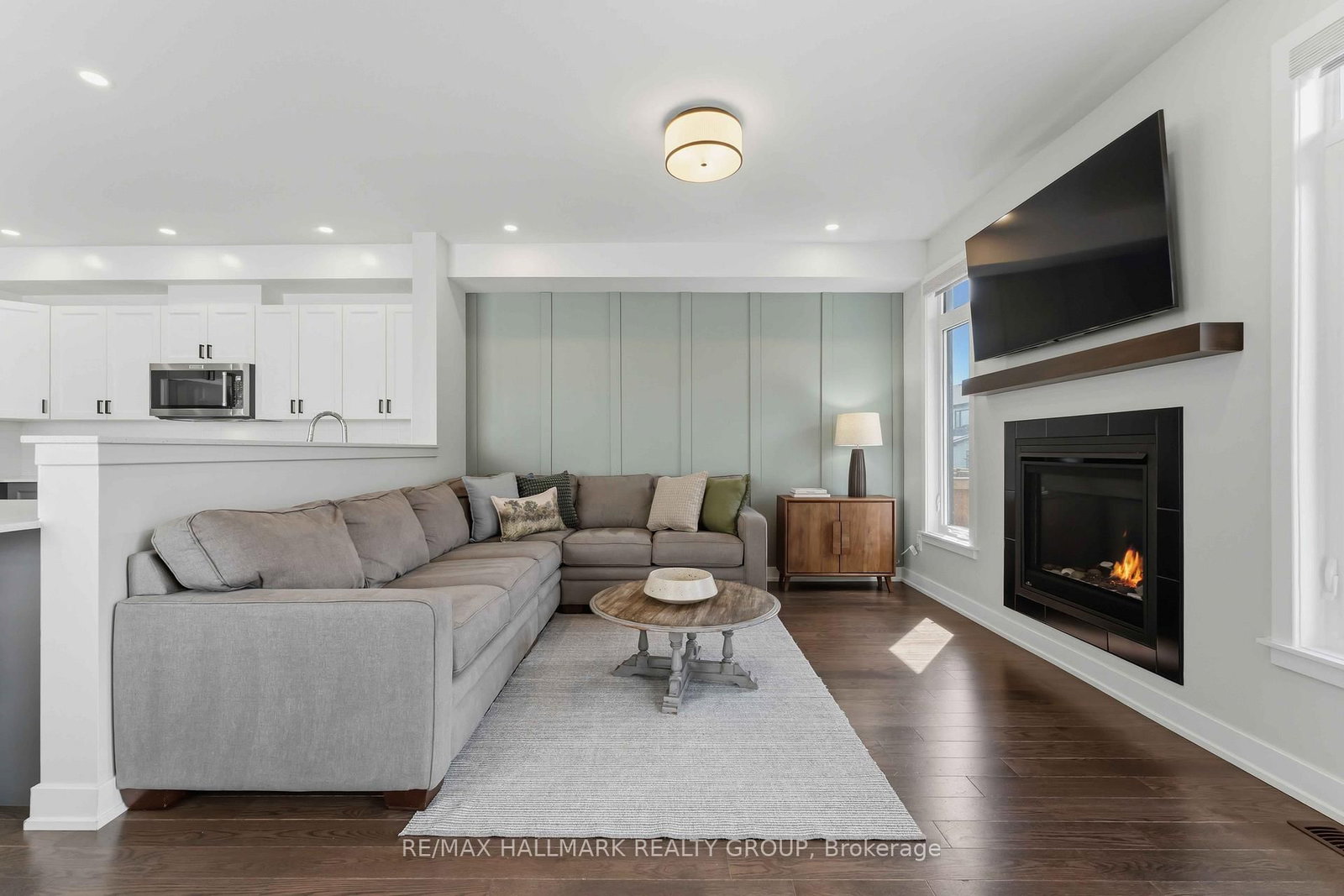 369 Broadridge Crescent - Photo 6