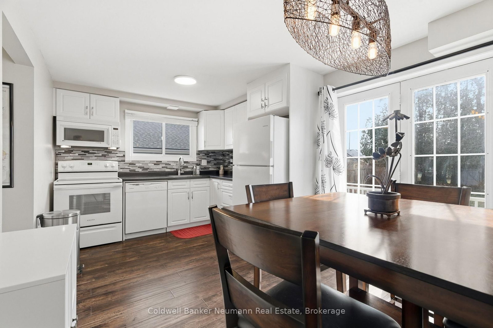 99 Emma Street - Photo 7